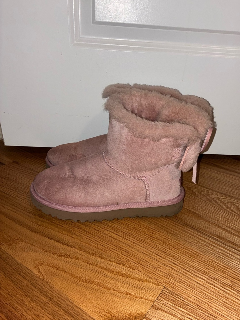 Ugg Boots Women’s Mini Bailey Bow Size 6 - Picture 6 of 8